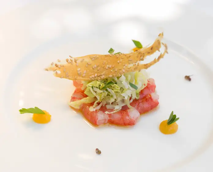 carpaccio di gamberi insalitna d'estate mostarda alle arance e cip ai semi lino ristorante-ciccio-cielo-mare-terra-amalfi-coast